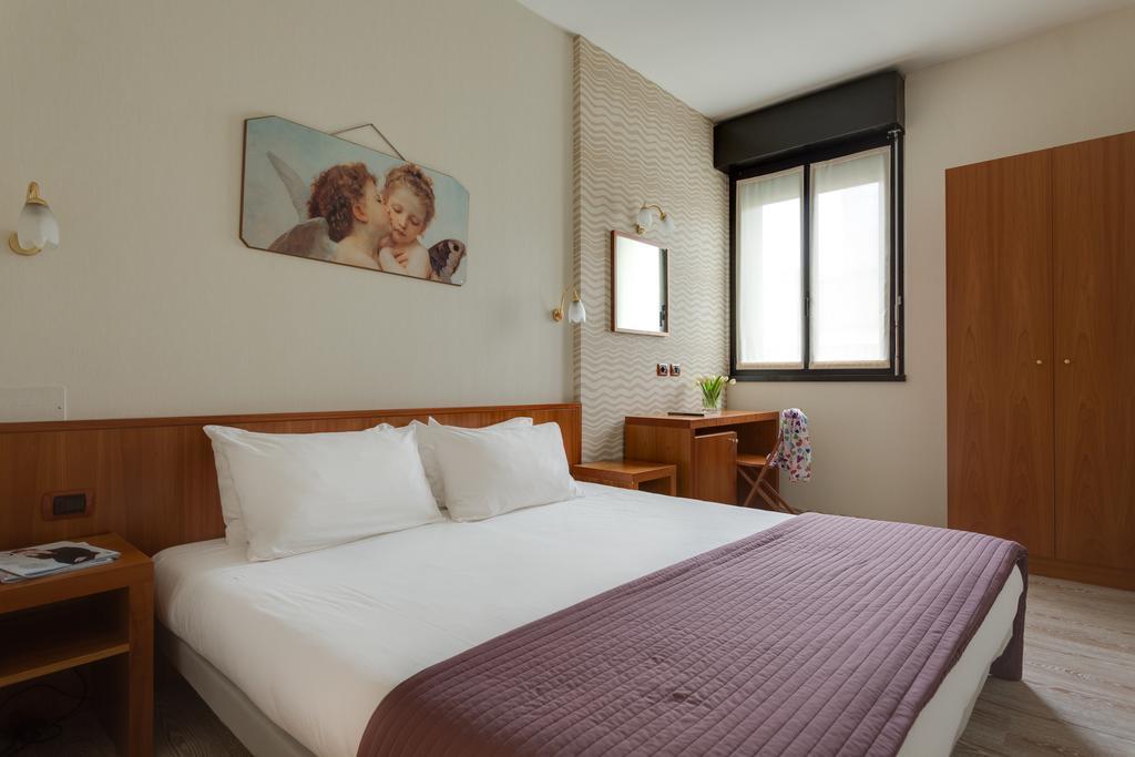 Hotel Roxy Milánó Kültér fotó
