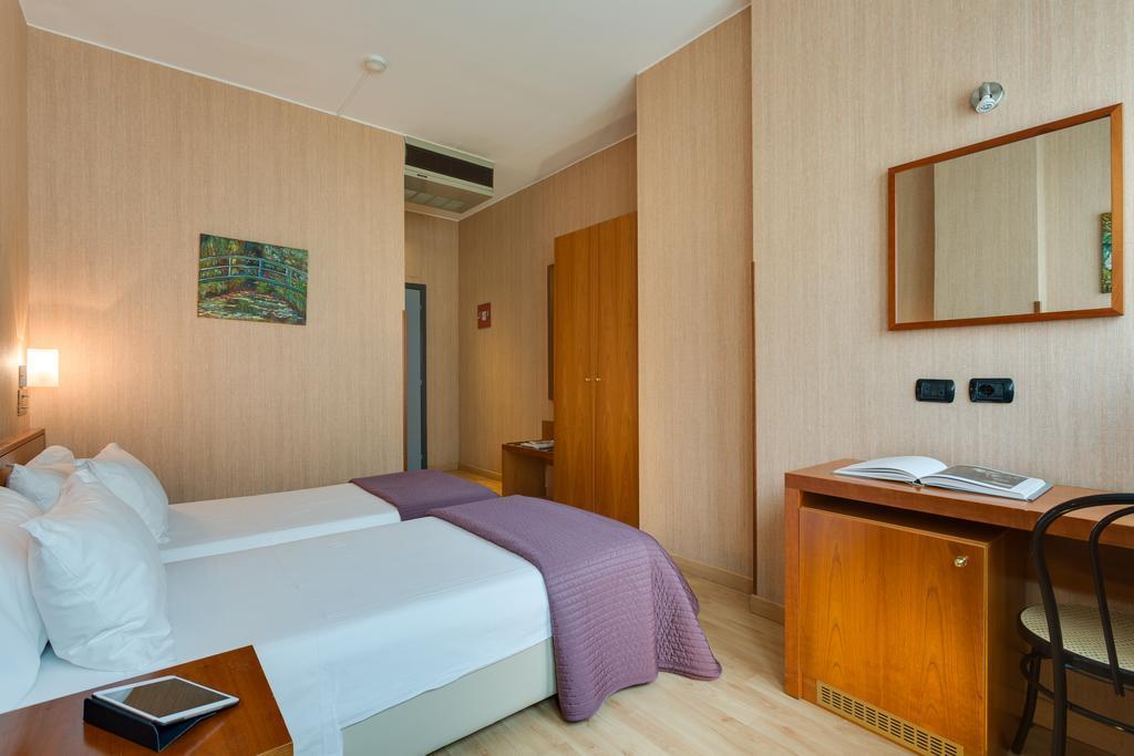 Hotel Roxy Milánó Kültér fotó
