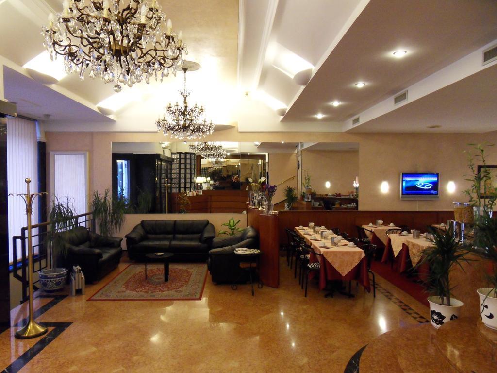 Hotel Roxy Milánó Kültér fotó