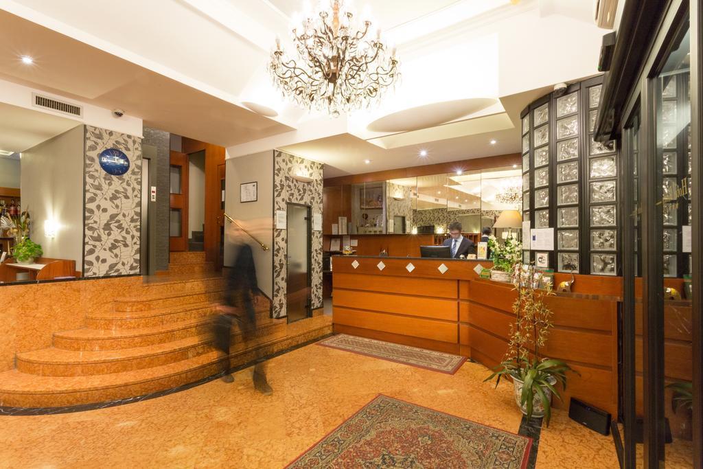 Hotel Roxy Milánó Kültér fotó